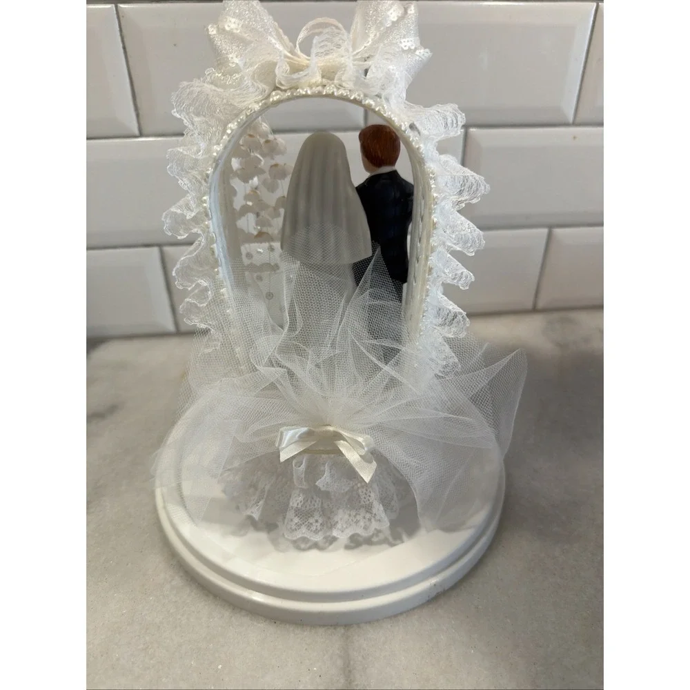 Vintage 1990's Wilton Designer Series Wedding Cake Topper Bride and Groom GW995